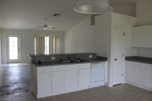 3214 39th St SW, Lehigh Acres, FL 33976