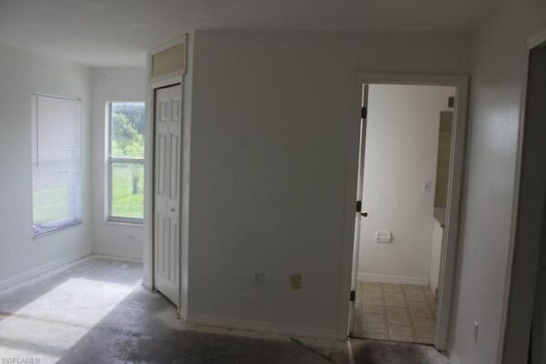 3214 39th St SW, Lehigh Acres, FL 33976